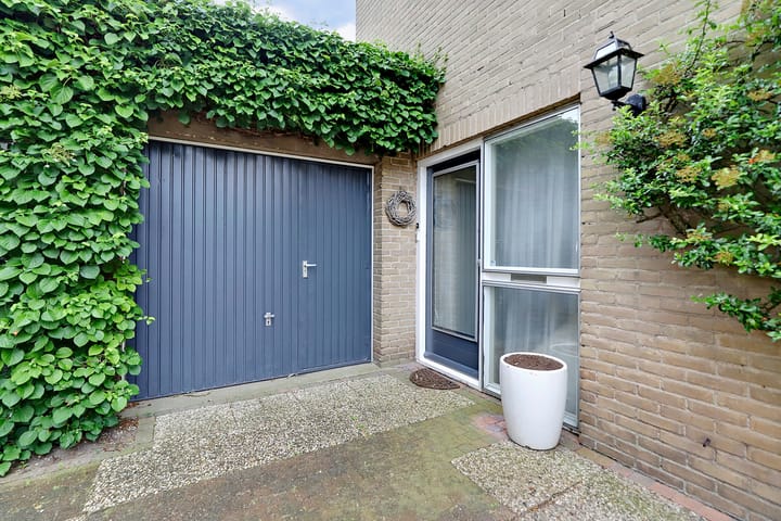 Foto 7 van Dorpsplein 9