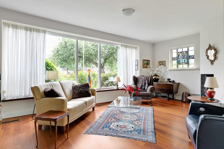 Foto 10 van Dorpsplein 9