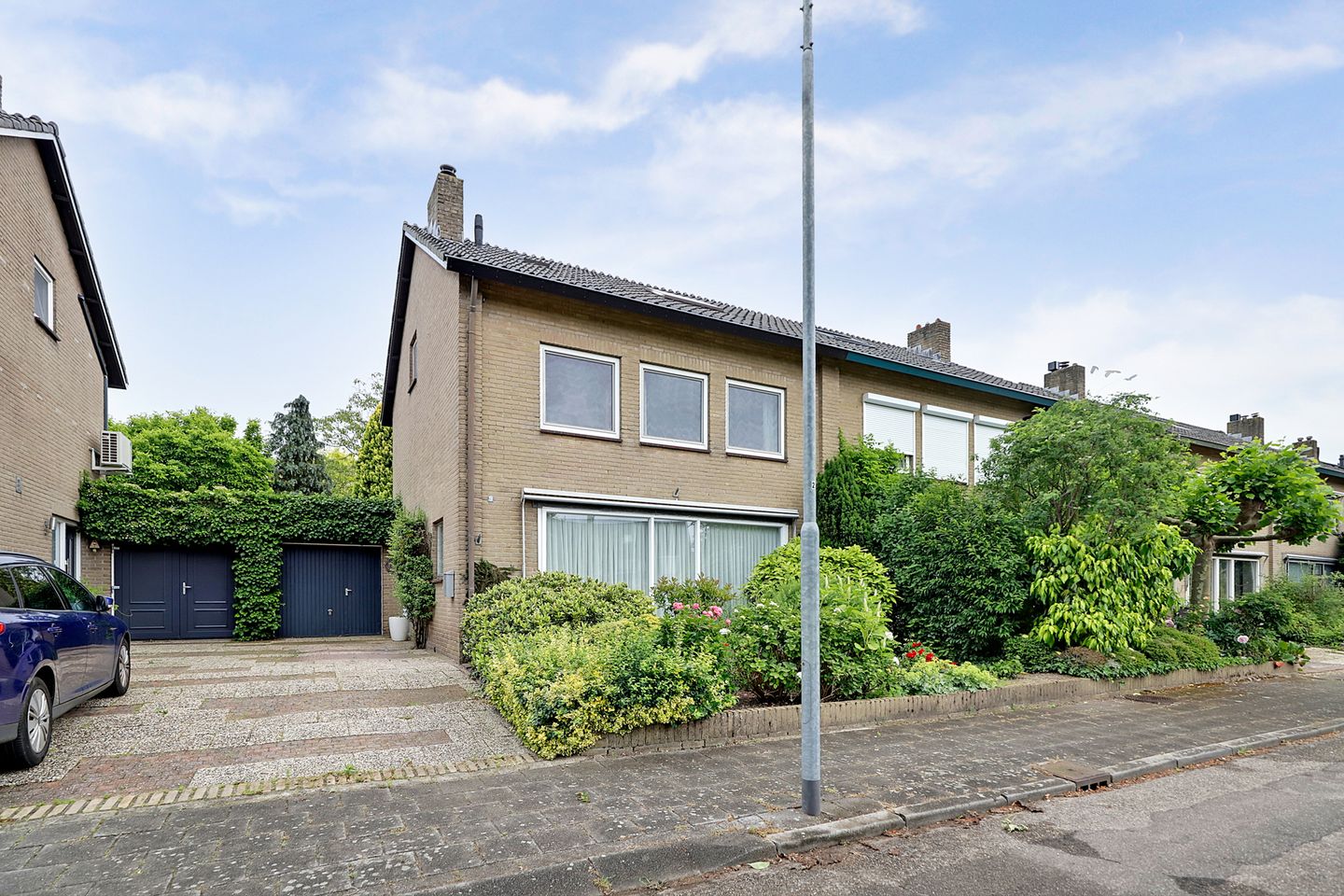 Foto 50 van Dorpsplein 9