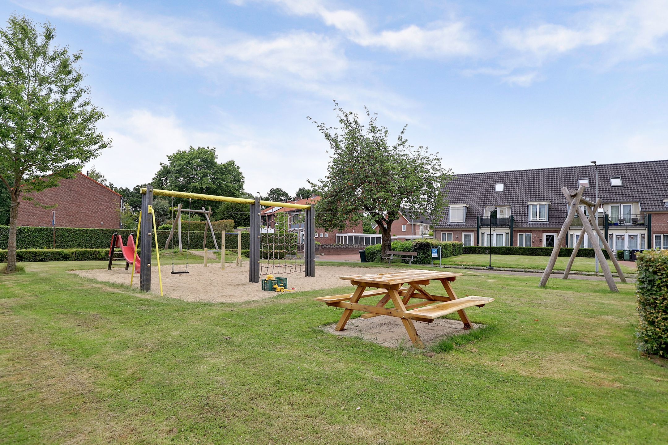 Foto 51 van Dorpsplein 9