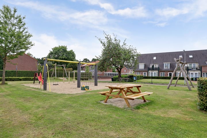 Foto 51 van Dorpsplein 9