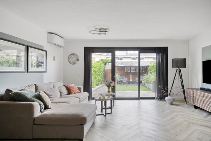 Photo 12 of Catsstraat 46