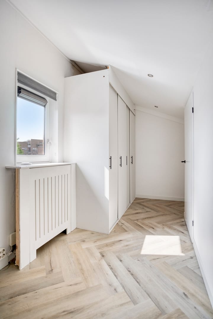 Photo 24 of Catsstraat 46