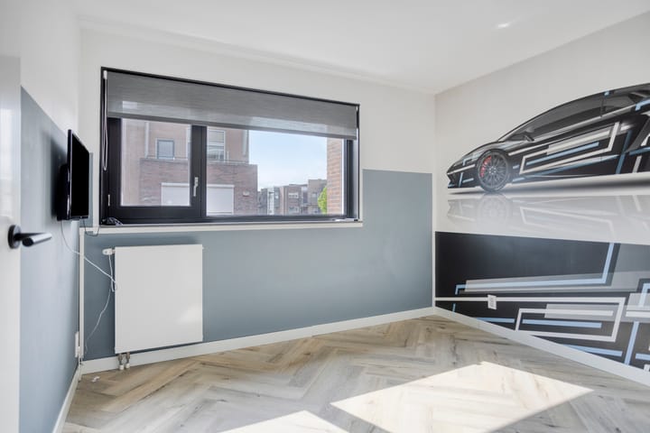 Photo 22 of Catsstraat 46