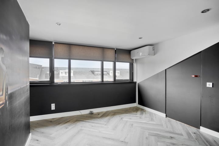 Photo 25 of Catsstraat 46