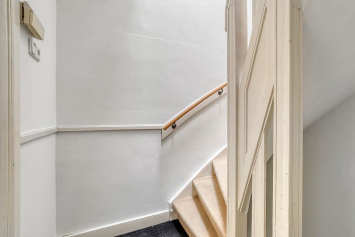 Foto 12 van Hobbemastraat 8-A