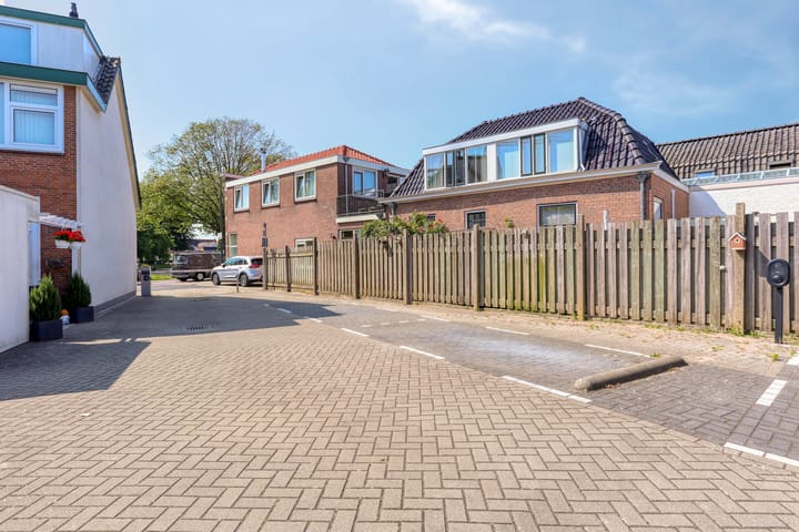 Foto 4 van Warmoeziershof 3