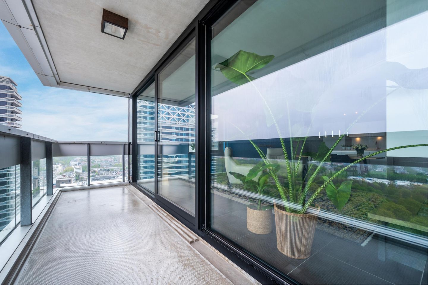 Foto 20 van Anna van Buerenplein 172