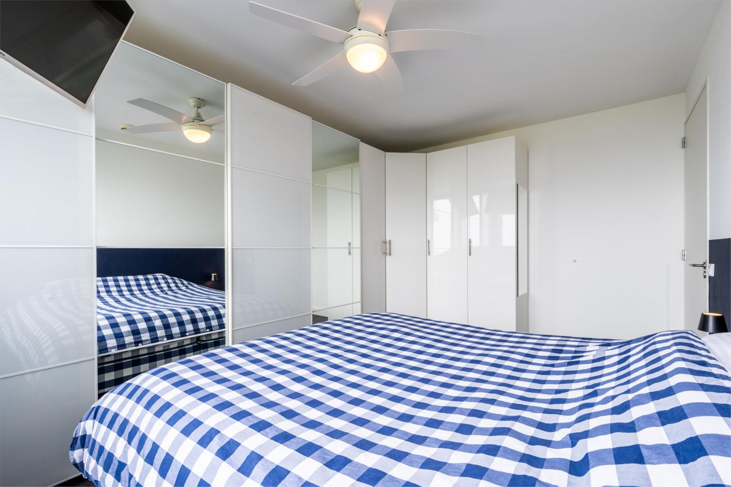 Foto 29 van Anna van Buerenplein 172