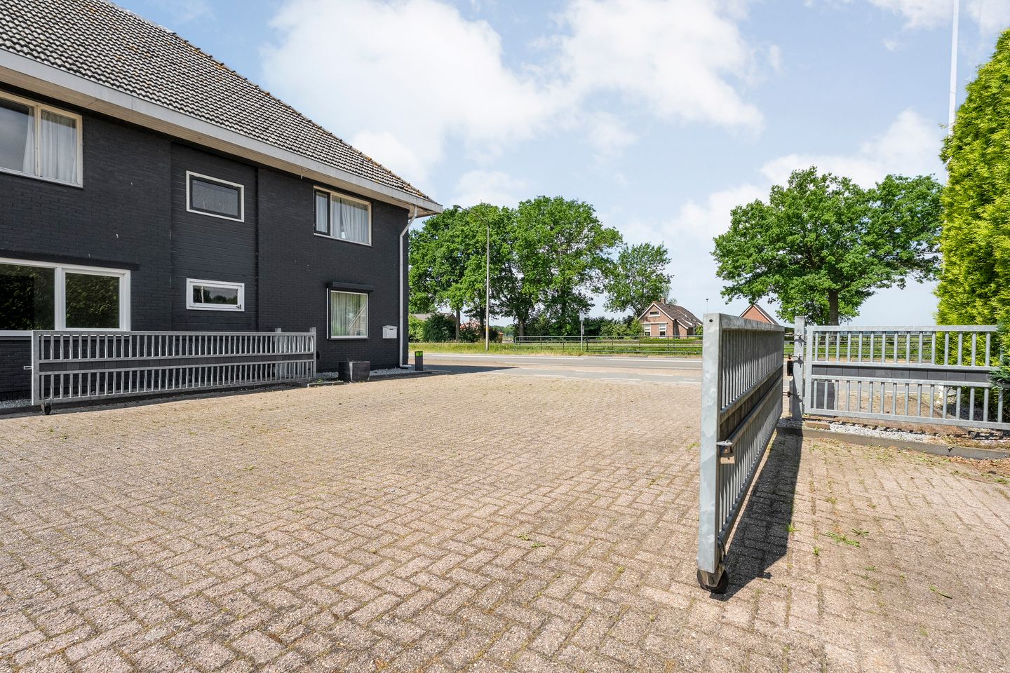 Bekijk foto 3 van Coevorderweg 135