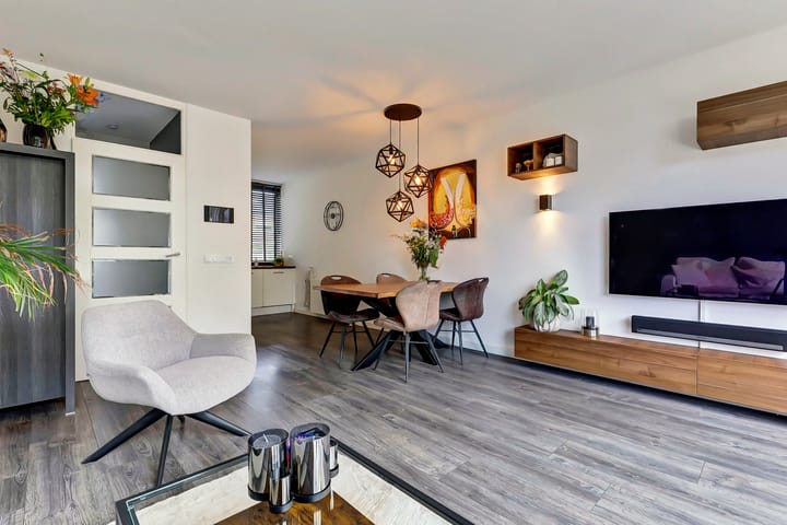 Foto 9 van Theo van Doesburgplantsoen 8