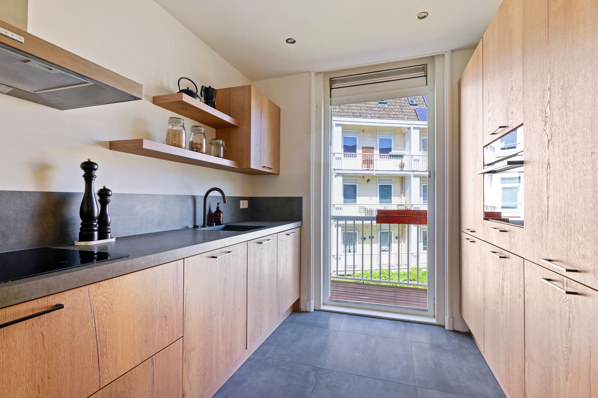 Foto 15 van Borneostraat 23-2