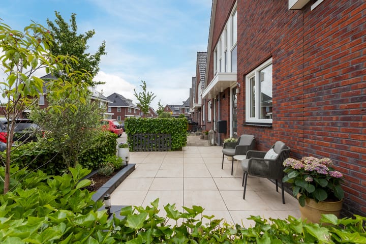 Foto 4 van Purperreiger 21