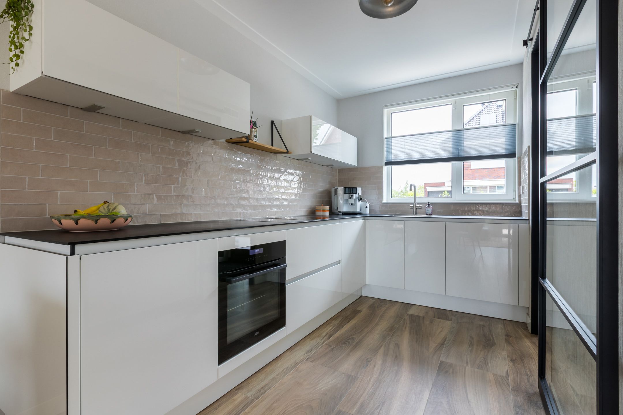 Foto 12 van Purperreiger 21