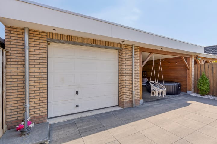 Photo 28 of Leeuwerikstraat 37