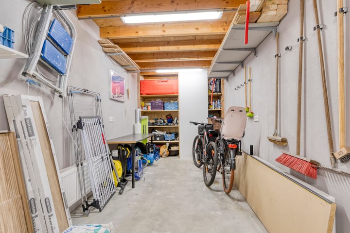 Photo 32 of Leeuwerikstraat 37