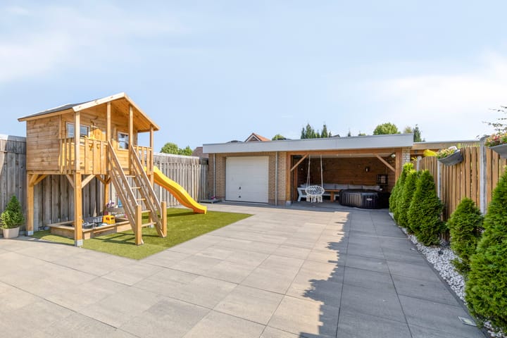 Photo 35 of Leeuwerikstraat 37