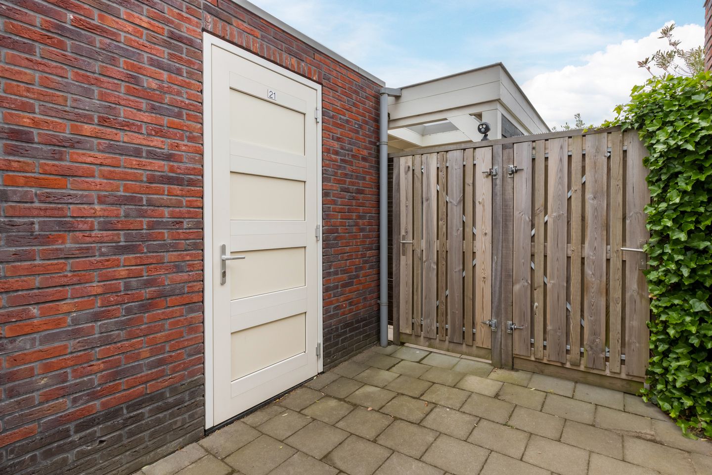 Foto 35 van Purperreiger 21