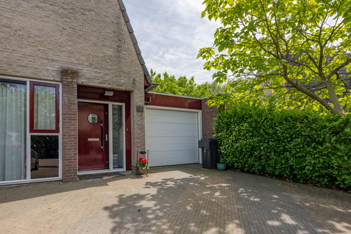 Foto 39 van Van Gaesbeekstraat 29