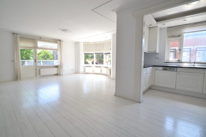 Photo 2 of Voorstraat 44-A