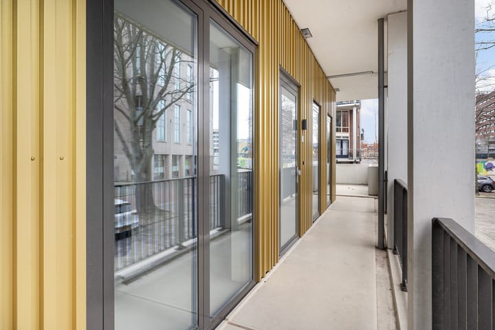 Photo 3 of Van Godewijckstraat 15-B