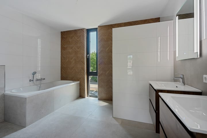 Foto 2 van Raiffeisenstraat 13