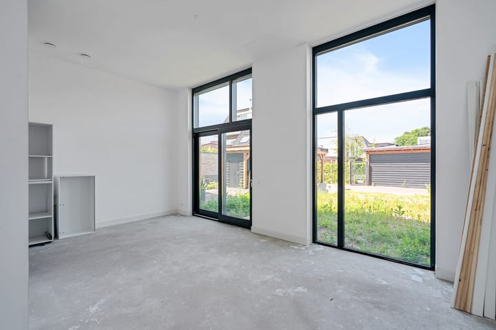 Foto 6 van Raiffeisenstraat 13