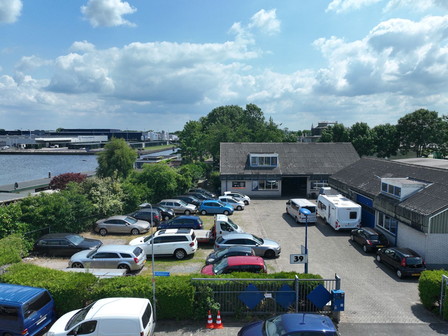 View photo 2 of Edisonstraat 39