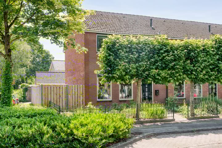 Photo 1 of Broekmaten 26