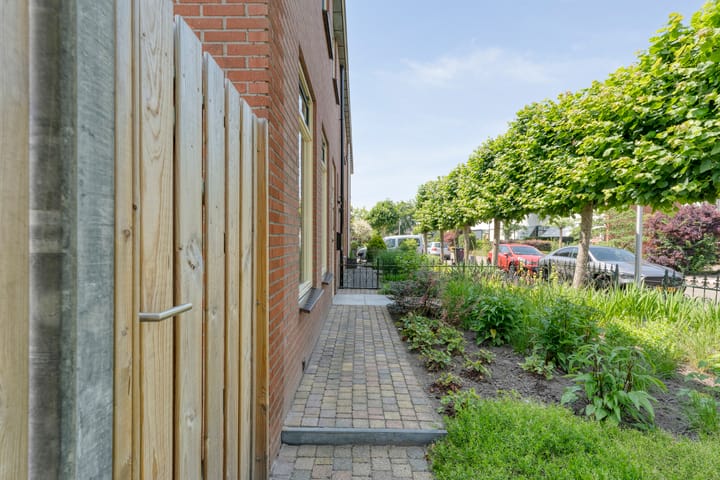 Photo 44 of Broekmaten 26