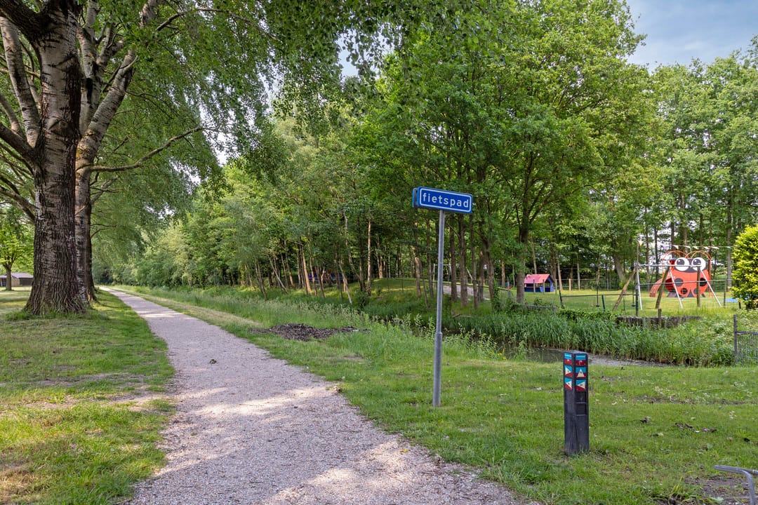 Foto 32 van Tjaarda 382