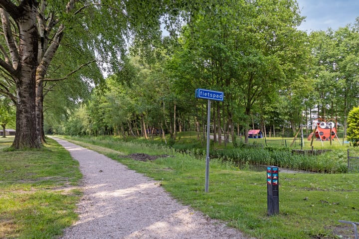 Foto 32 van Tjaarda 382