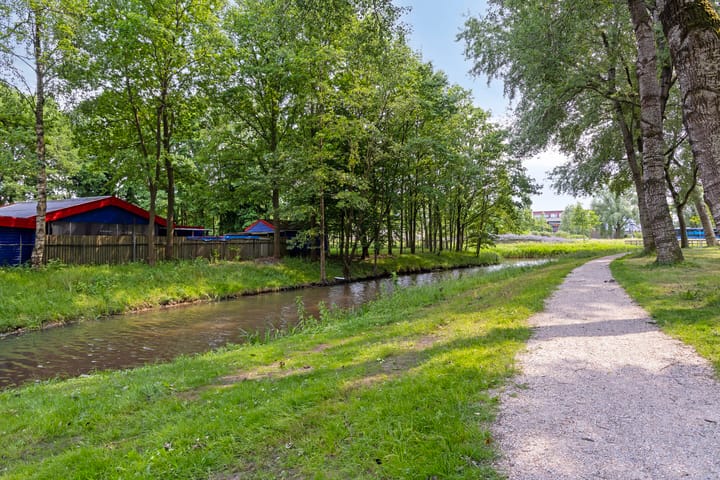 Foto 33 van Tjaarda 382