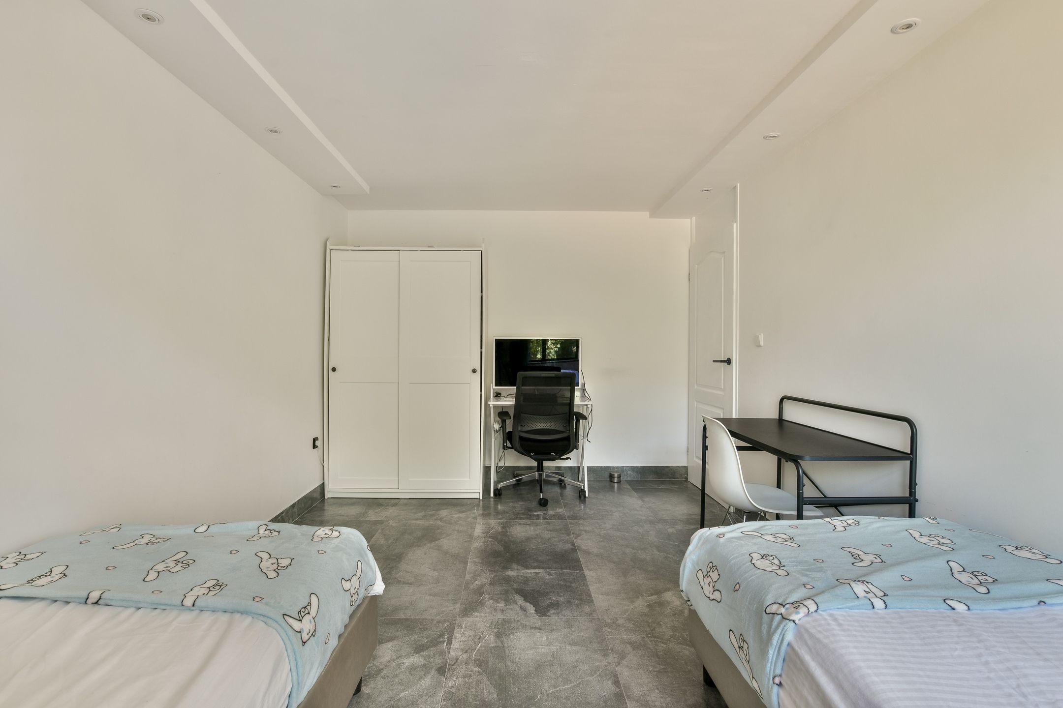 Foto 12 van Plevier 93