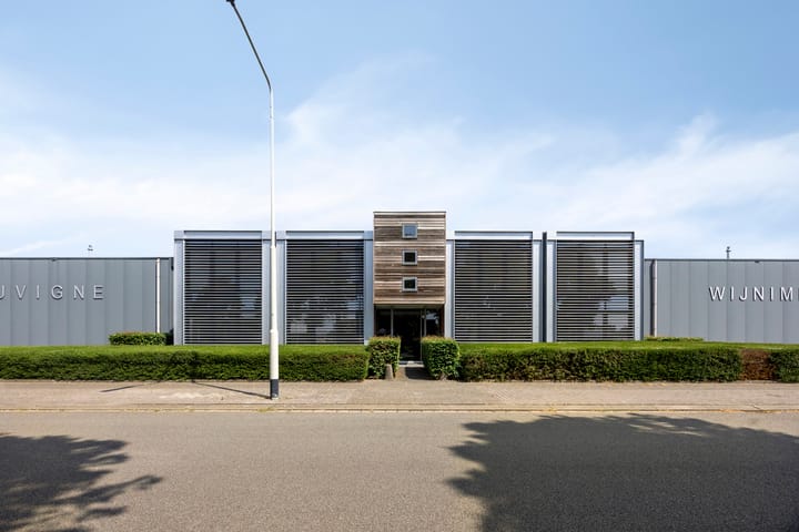 Minervum 7050, Breda