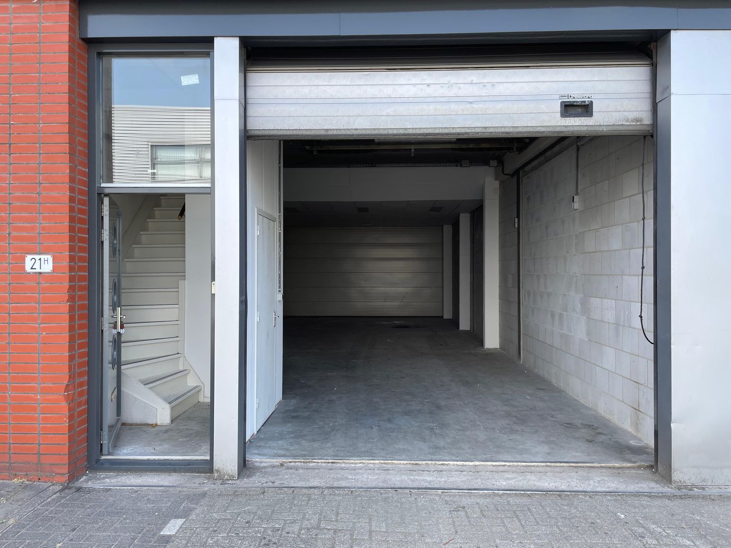 View photo 3 of Grote Wade 21-H