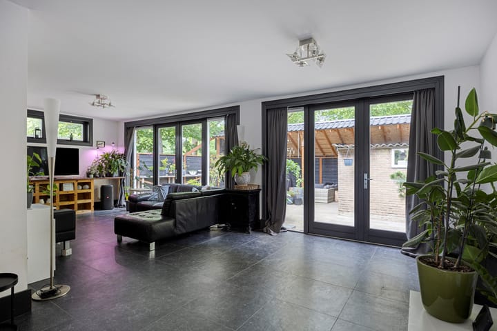 Foto 2 van Dennekruid 70