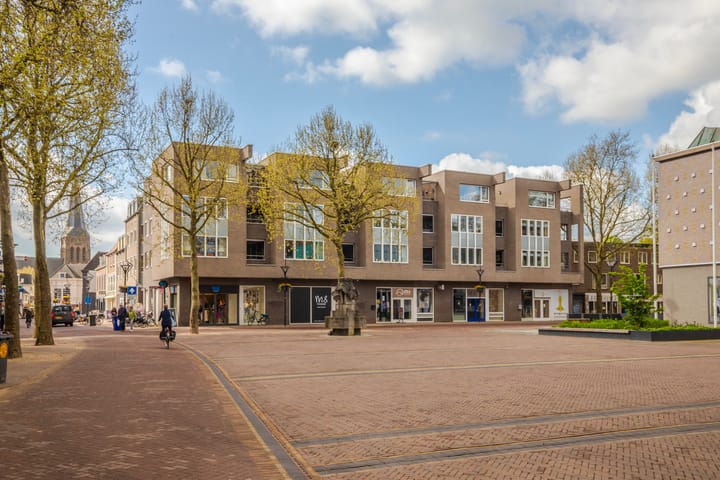 Foto 41 van Raadhuisplein 15-36