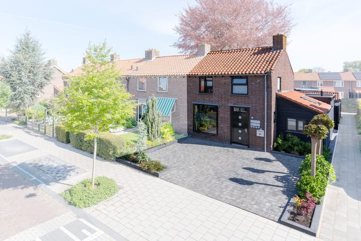 Photo 2 of Wouter van Damstraat 27