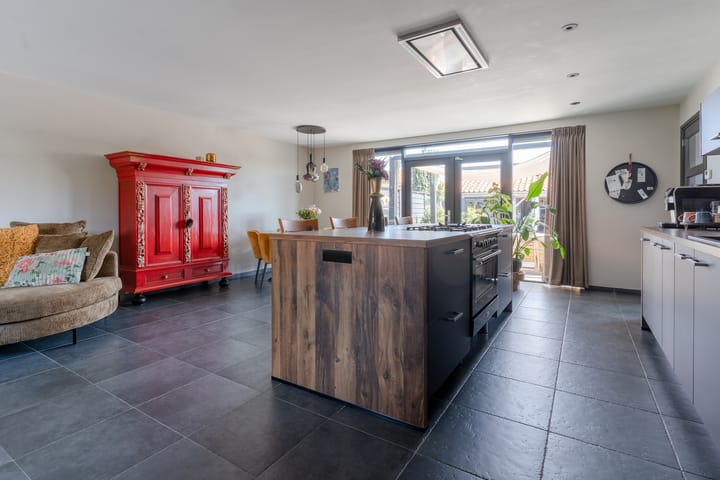 Photo 16 of Wouter van Damstraat 27