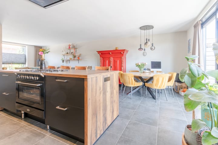 Photo 17 of Wouter van Damstraat 27