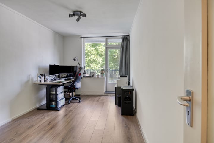 Foto 21 van Burg. van Grunsvenplein 63