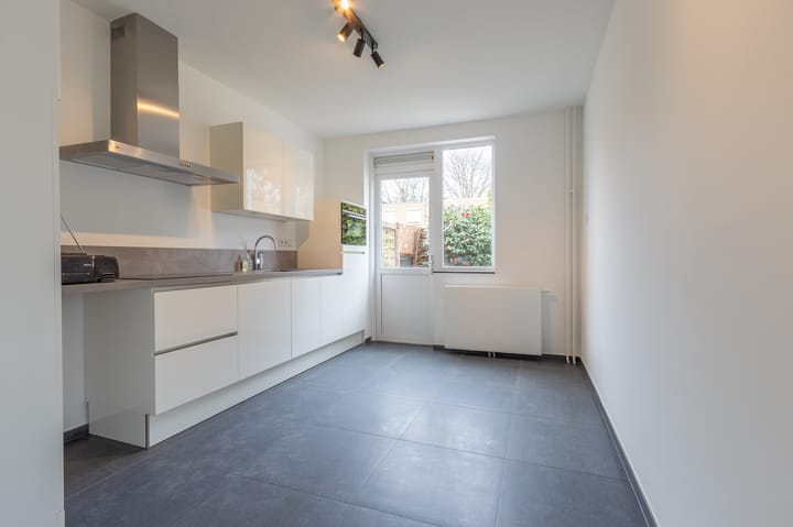 Photo 4 of Bachstraat 18