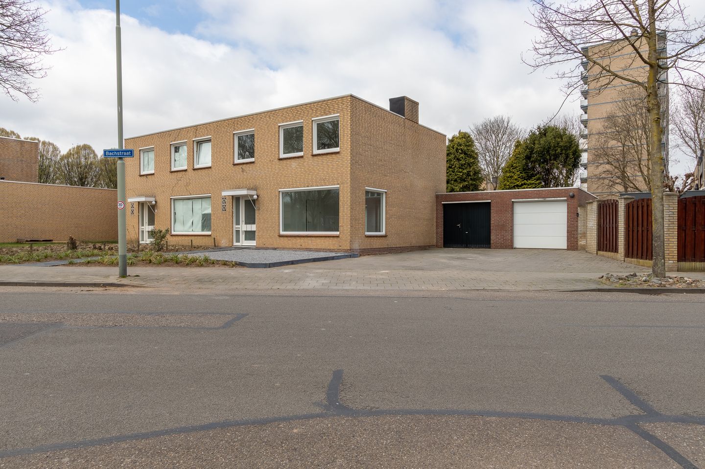 Photo 20 of Bachstraat 18