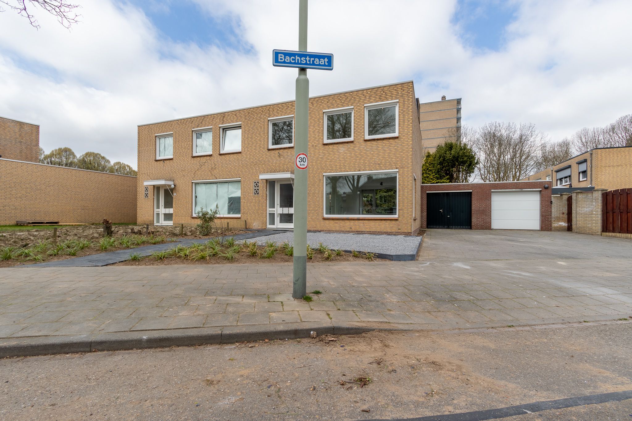 Photo 21 of Bachstraat 18