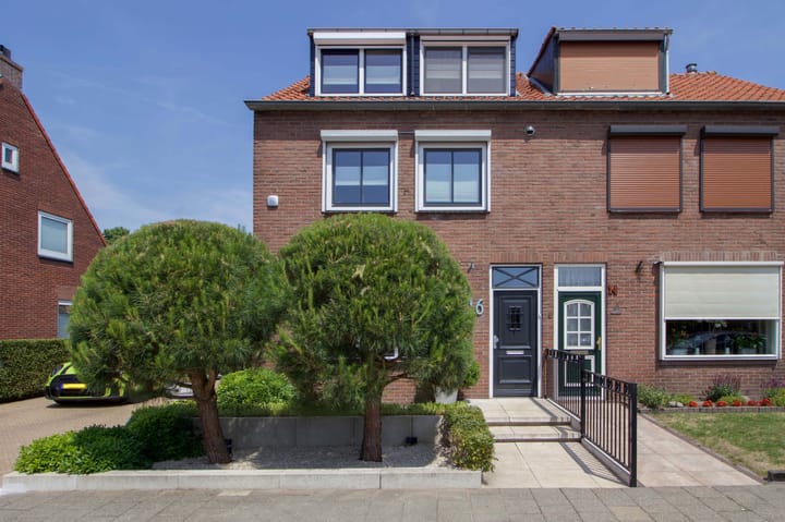 Photo 2 of Trompstraat 16