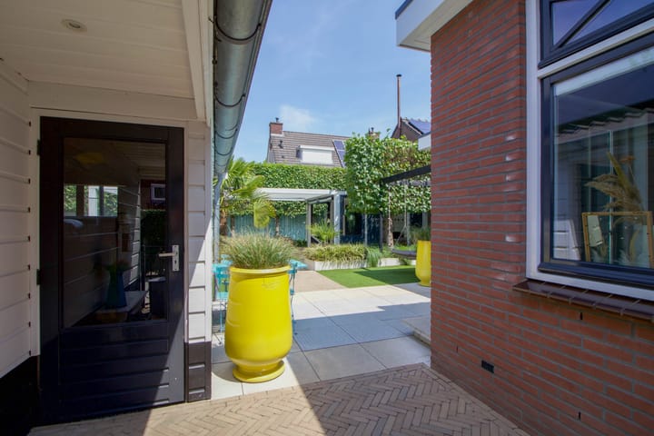 Photo 31 of Trompstraat 16