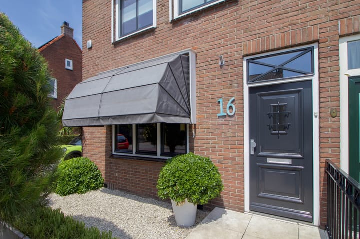 Photo 43 of Trompstraat 16