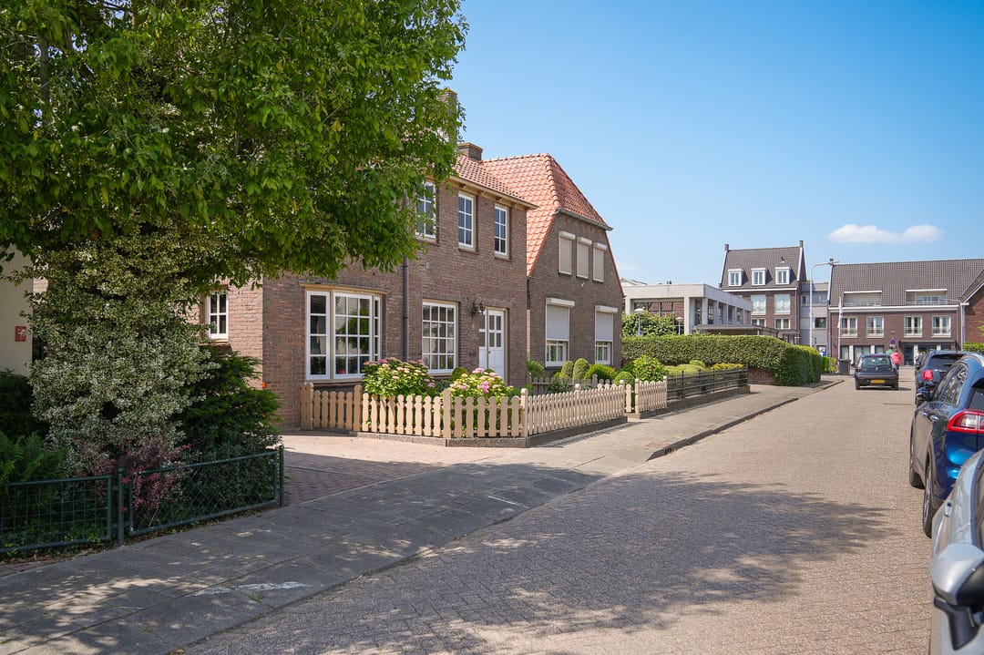 Photo 37 of Leijensteinstraat 8