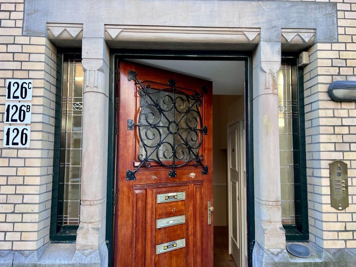 Photo 3 of Bentinckstraat 126